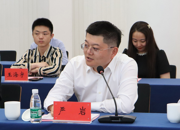 江北新區(qū)經(jīng)濟發(fā)展局 副局長 嚴 巖 江北新區(qū)經(jīng)濟發(fā)展局 副局長 嚴 巖