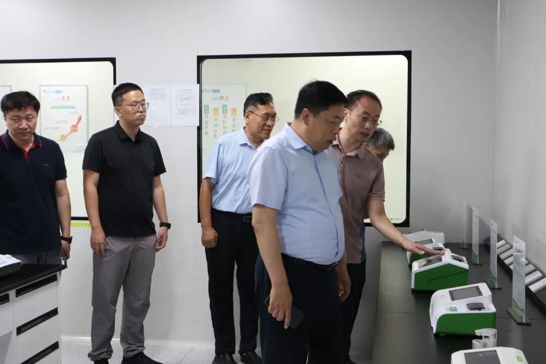 國(guó)家糧科院專家組蒞臨南京微測(cè)調(diào)研 國(guó)家糧科院專家組蒞臨南京微測(cè)調(diào)研